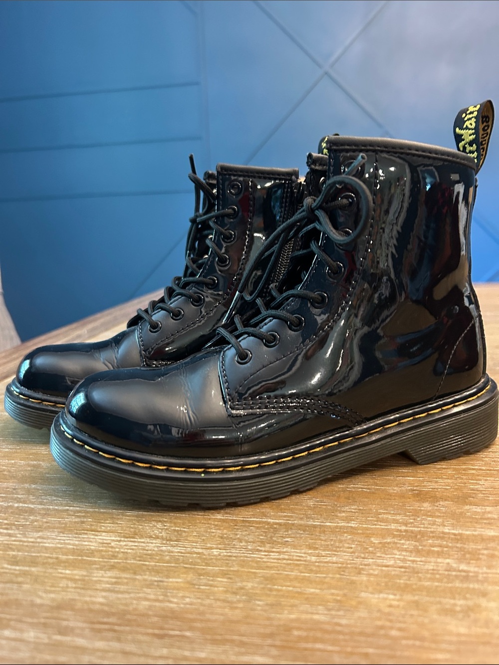 Dr. Martens Kids Black Patent Leather Lace-Up Boots US 3